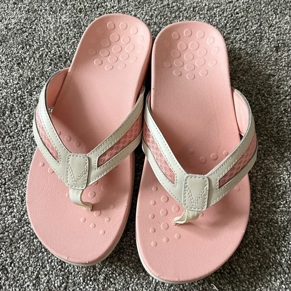 Vionic Sandals, never worn - Picture 2 of 4